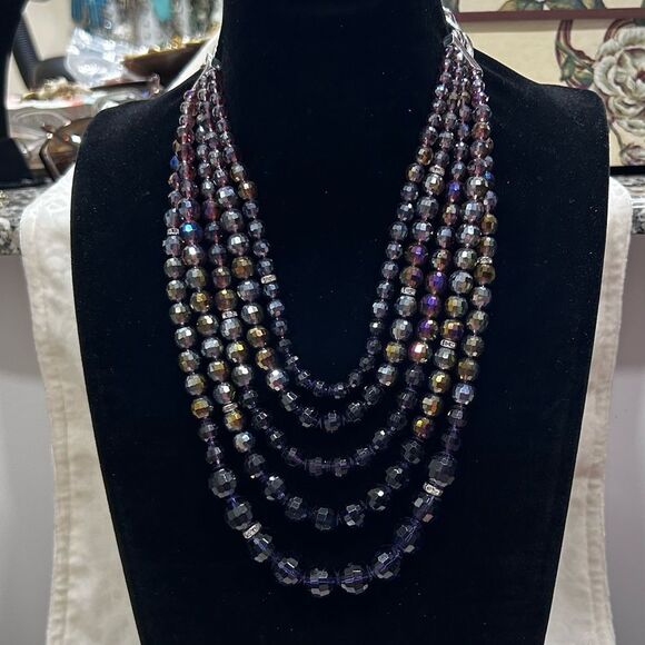 Elegant Multicolor Beaded Necklace - Picture 10 of 10